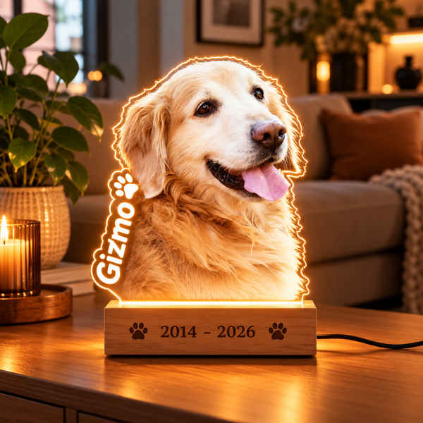 PetGlow nattlampa med foto av en hund och årtal på sockeln