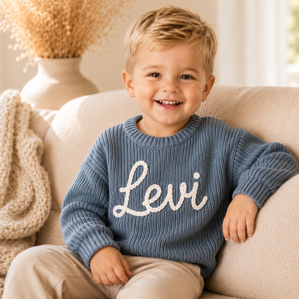 Babytröja med namn närbild